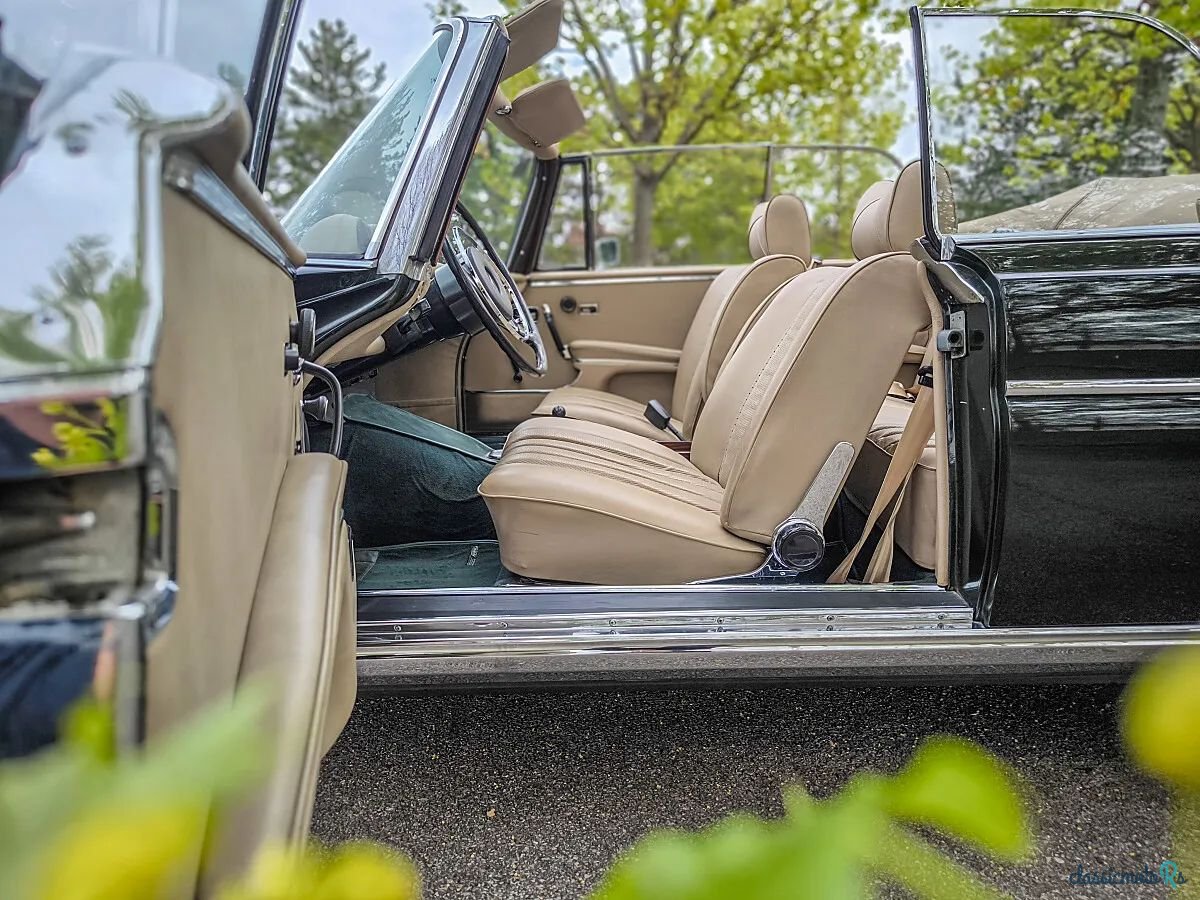 1970' Mercedes-Benz 280 SE photo #4