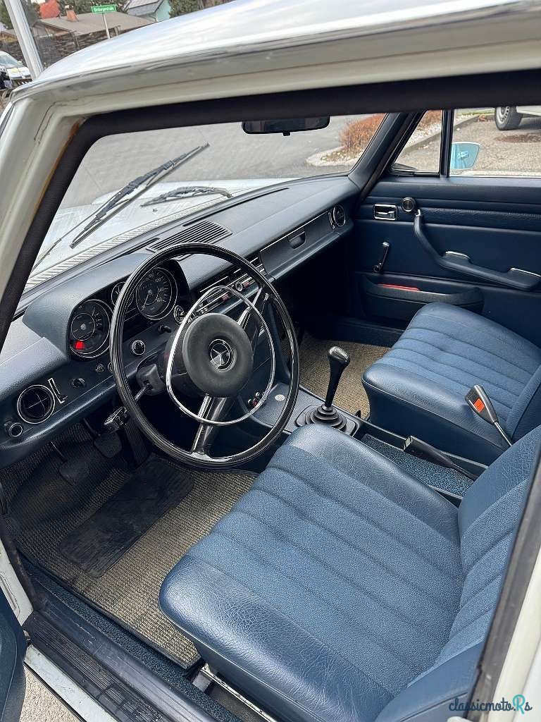 1971' Mercedes-Benz 220D photo #5