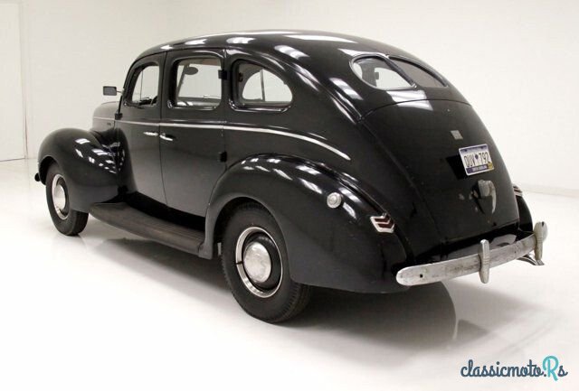 1940' Ford Deluxe photo #3