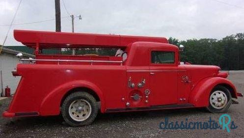 1940' American LaFrance Fire Truck photo #3