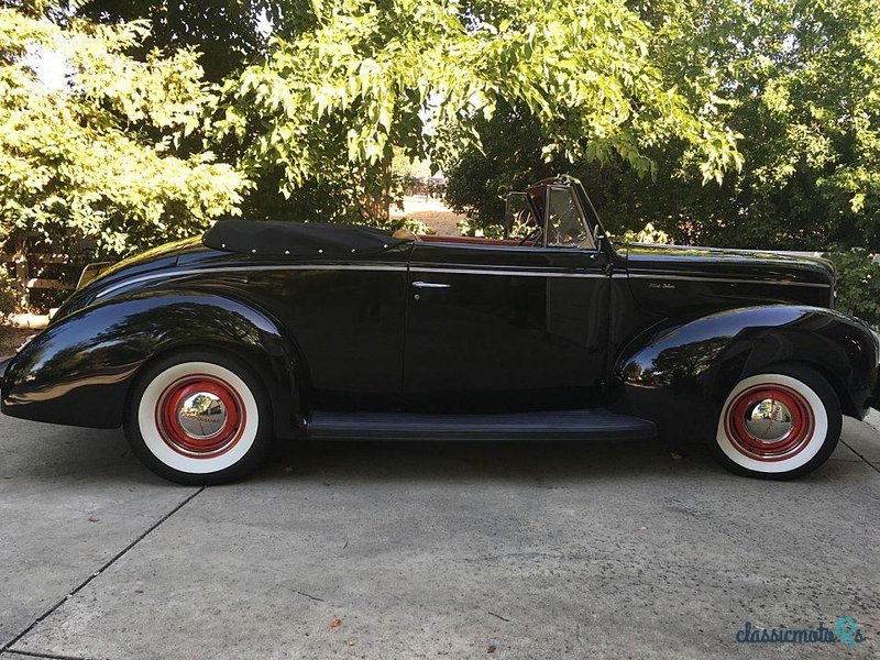 1940' Ford Deluxe photo #1