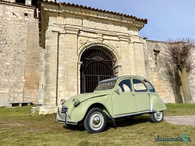 1969' Citroen 2 Cv photo #1