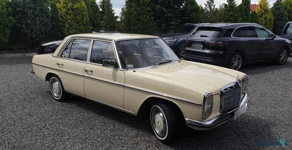 1976' Mercedes-Benz W114 photo #3