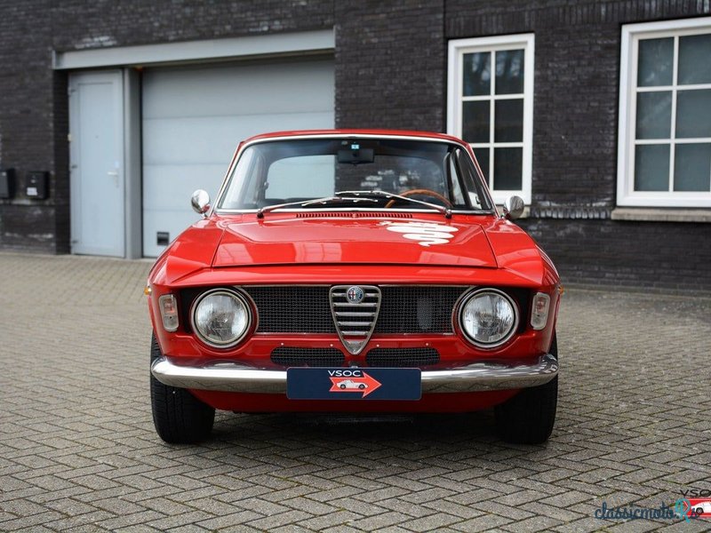 1968' Alfa Romeo Giulia photo #6