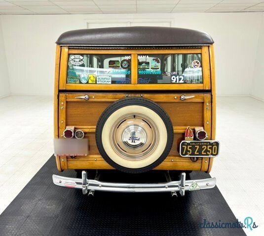 1941' Ford Super Deluxe photo #4