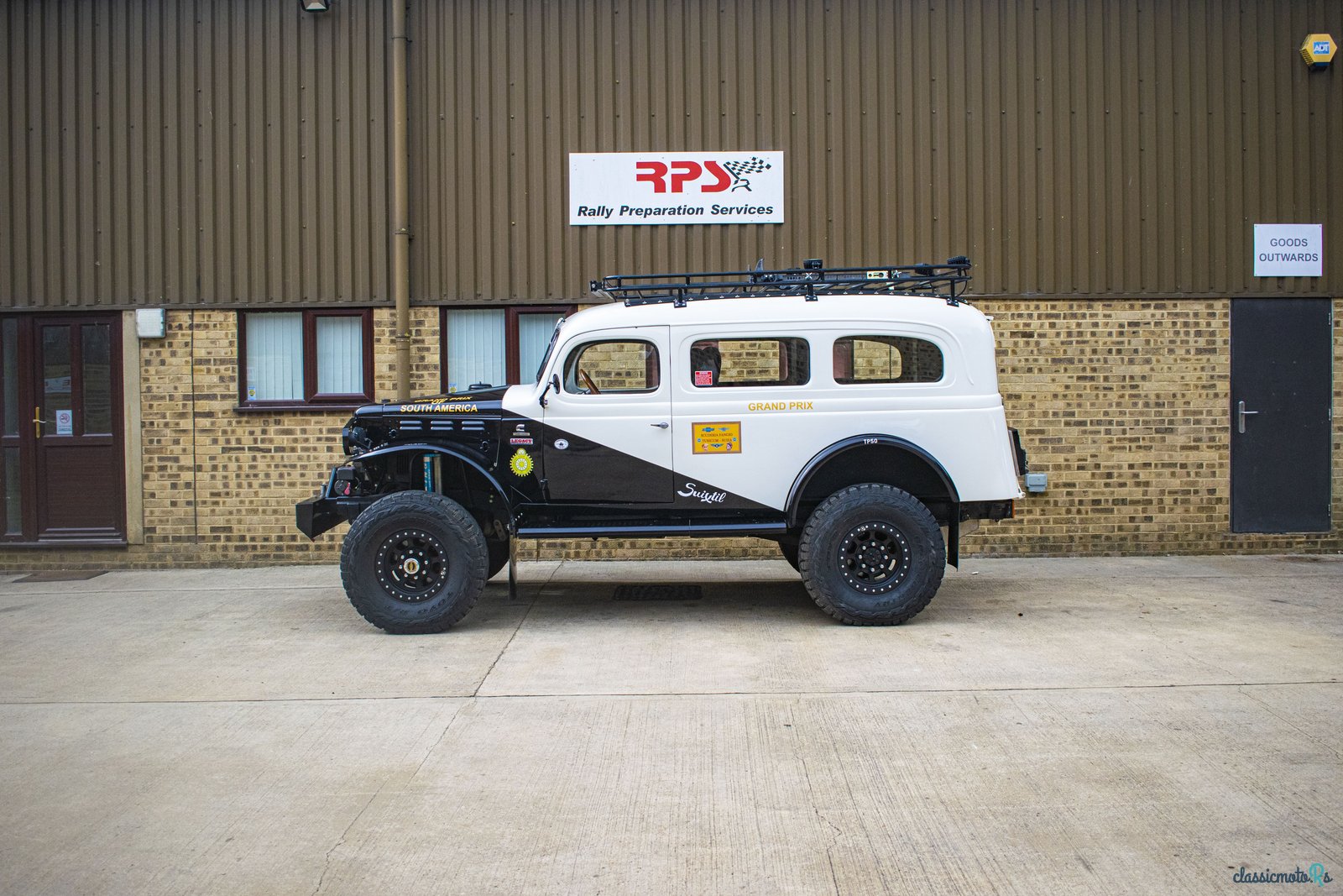 1941' Dodge Carryall photo #2