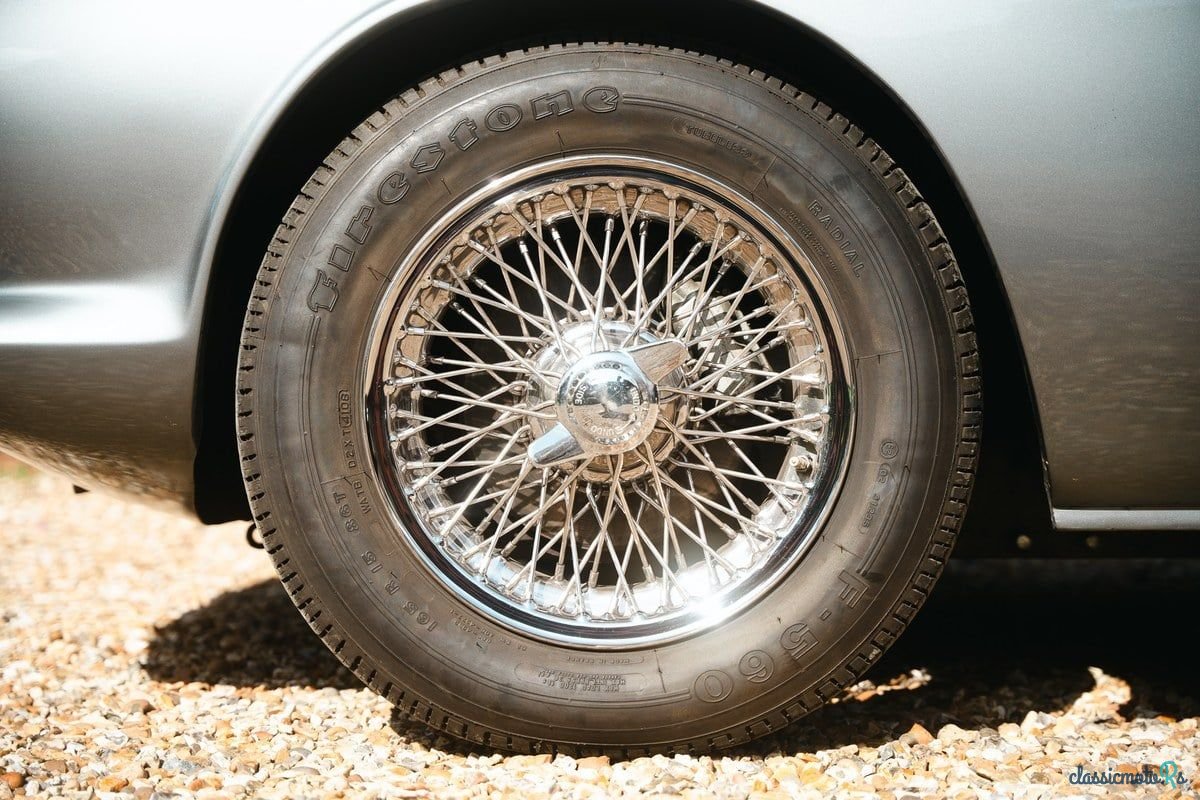 1966' Reliant Scimitar photo #6