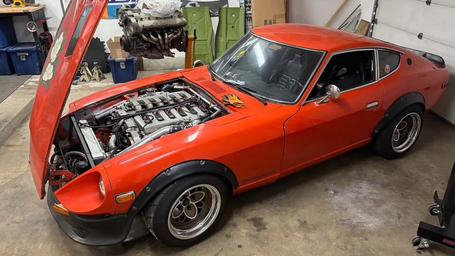 Datsun 240Z with Mercedes-Benz M120 V12