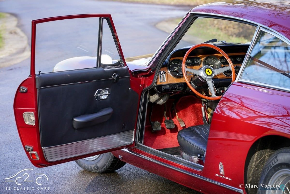 1966' Ferrari 330 photo #5