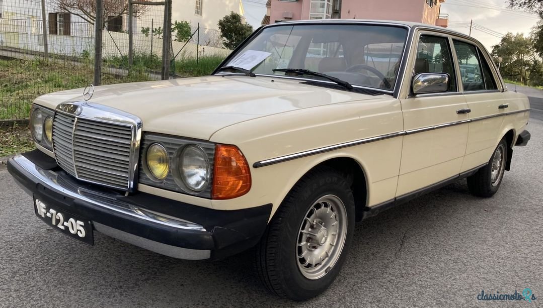 1973' Mercedes-Benz 240 photo #6