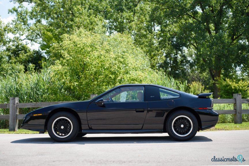 1988' Pontiac Fiero photo #3