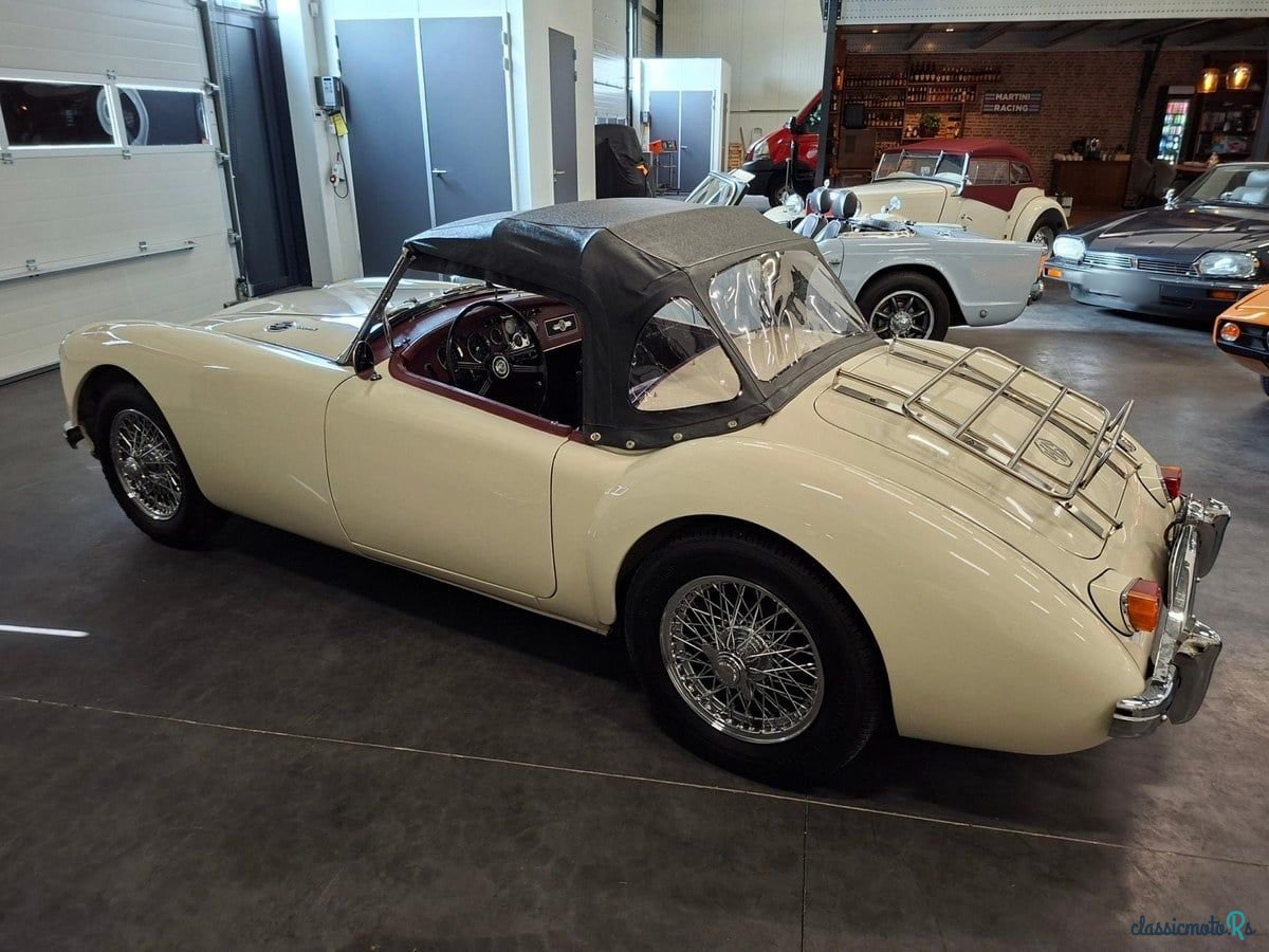 1962' MG MGA photo #4
