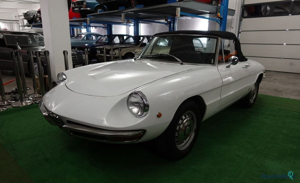 1969' Alfa Romeo Spider photo #2