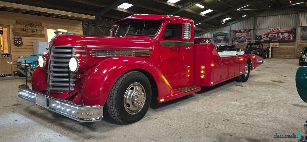 1948' Diamond T Transporter photo #1