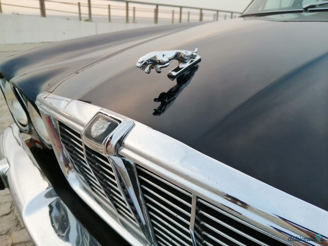 1973' Jaguar XJ photo #3