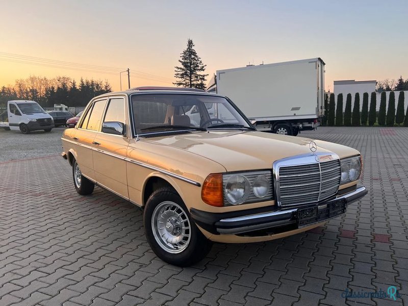 1980' Mercedes-Benz W123 photo #1