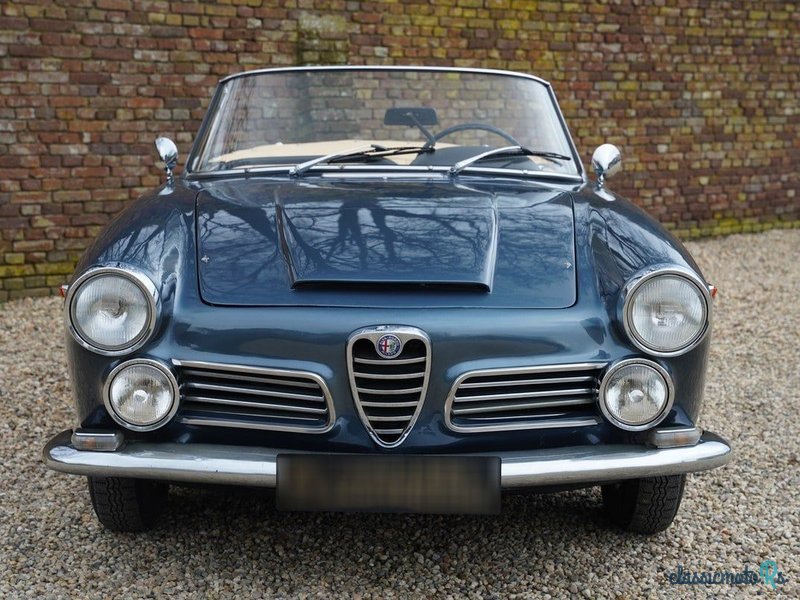 1962' Alfa Romeo 2600 Spider photo #5