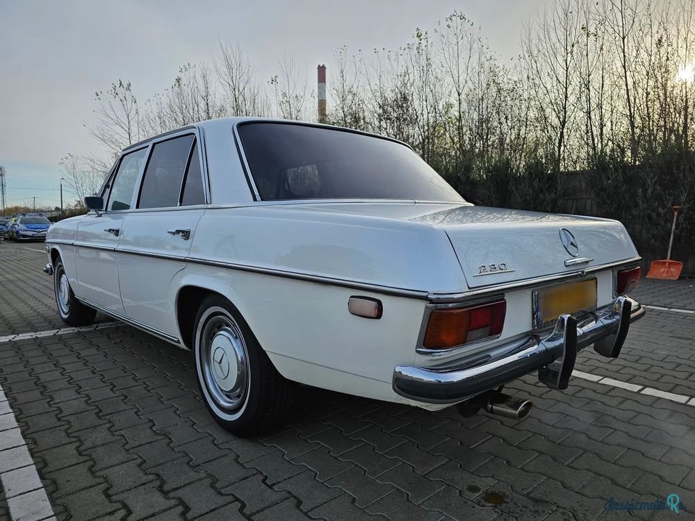 1969' Mercedes-Benz W114 photo #6