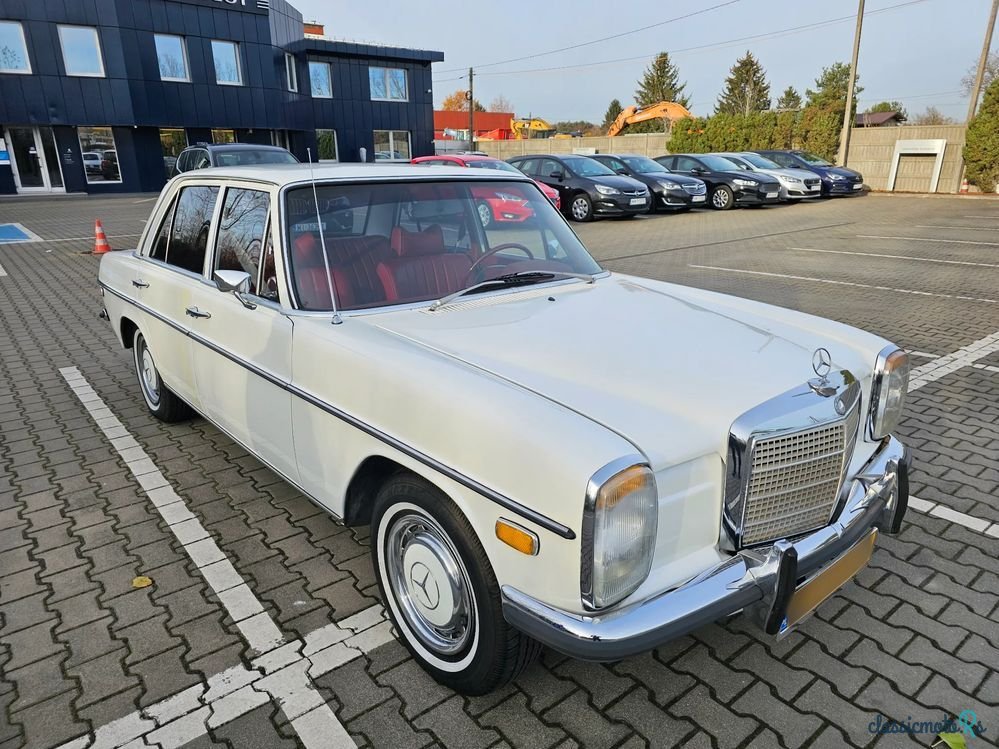 1969' Mercedes-Benz W114 photo #2