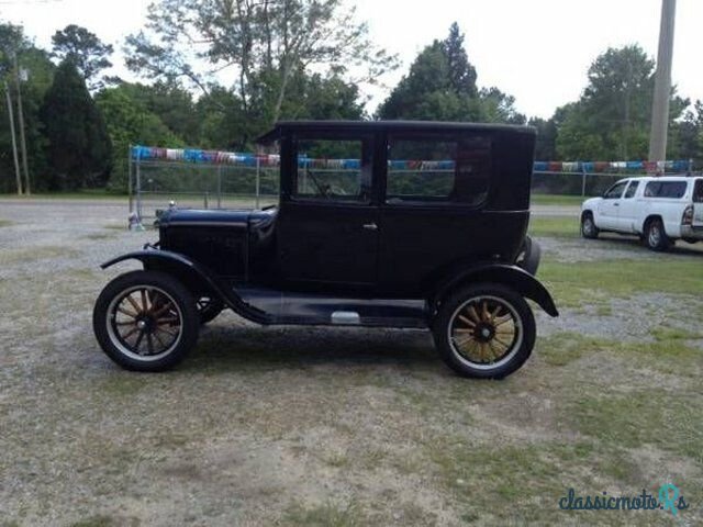 1925' Ford Model T photo #1