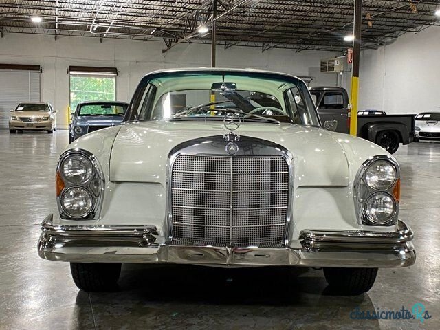 1967' Mercedes-Benz 250SE photo #2