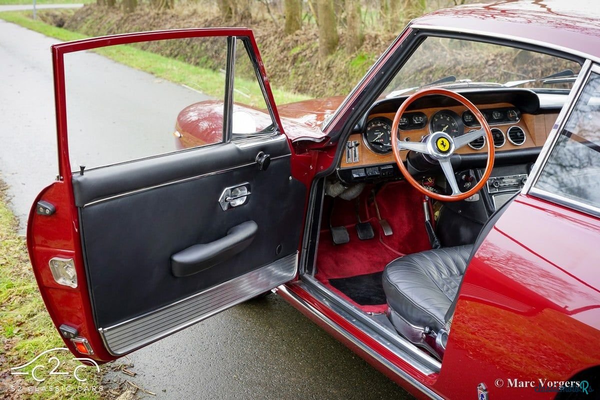 1966' Ferrari 330 photo #6