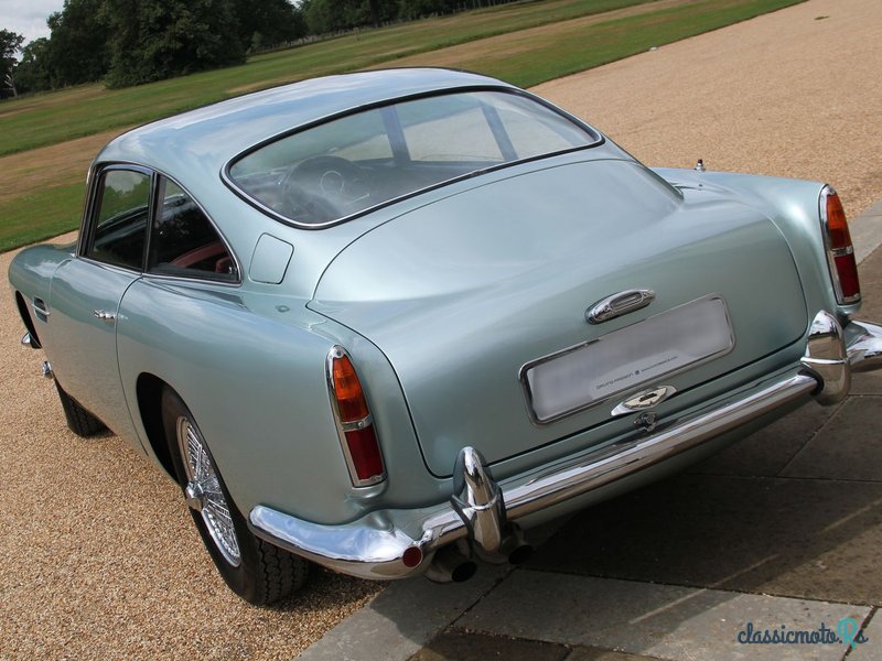 1959' Aston Martin DB4 photo #4
