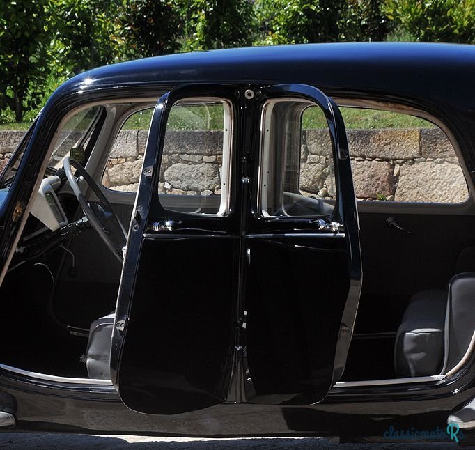 1955' Citroen 11 B photo #6