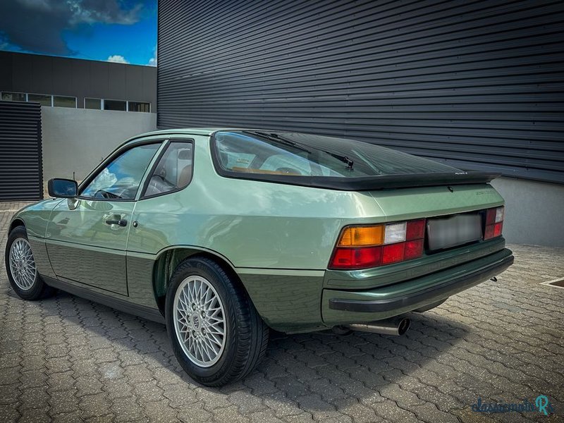 1980' Porsche 924 photo #2