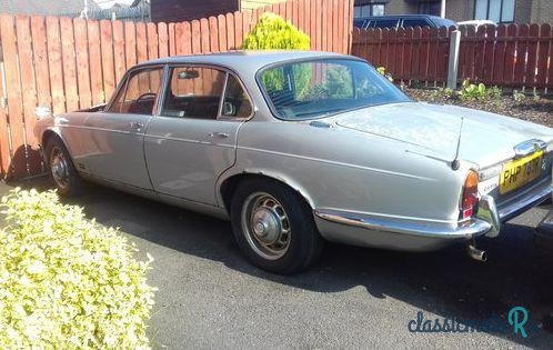 1977' Jaguar XJ6 photo #3
