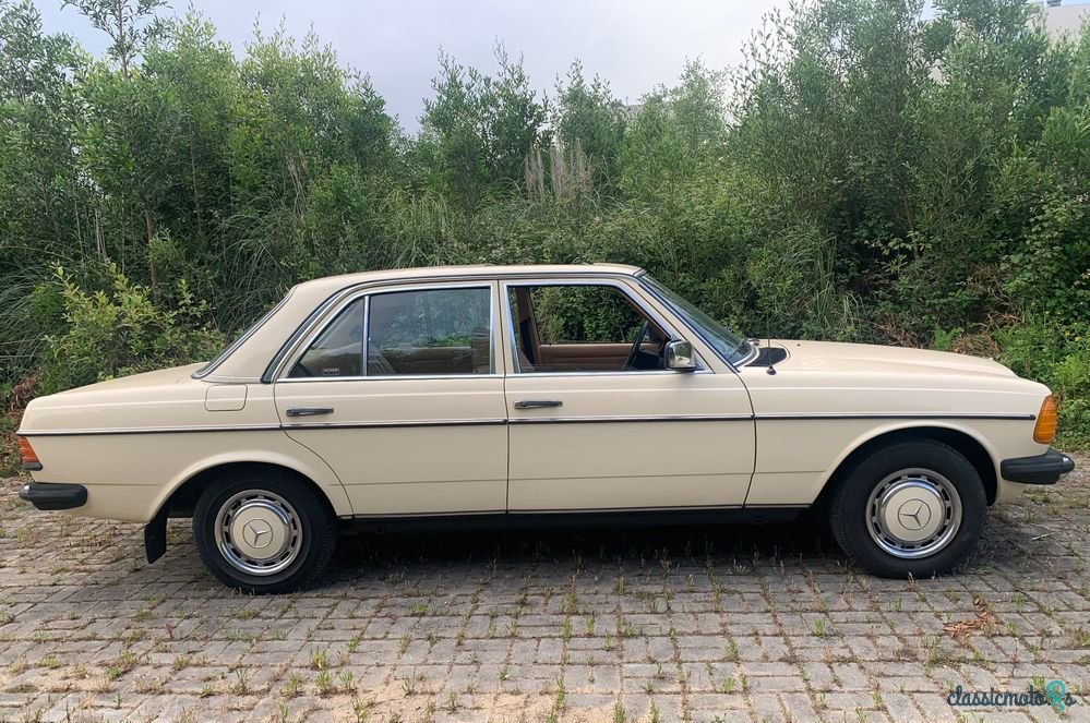 1981' Mercedes-Benz W123 photo #3