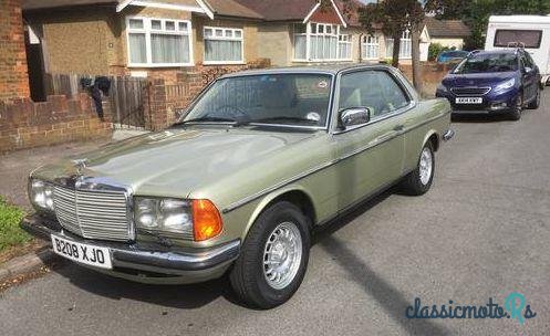 1985' Mercedes-Benz 280 Ce photo #2