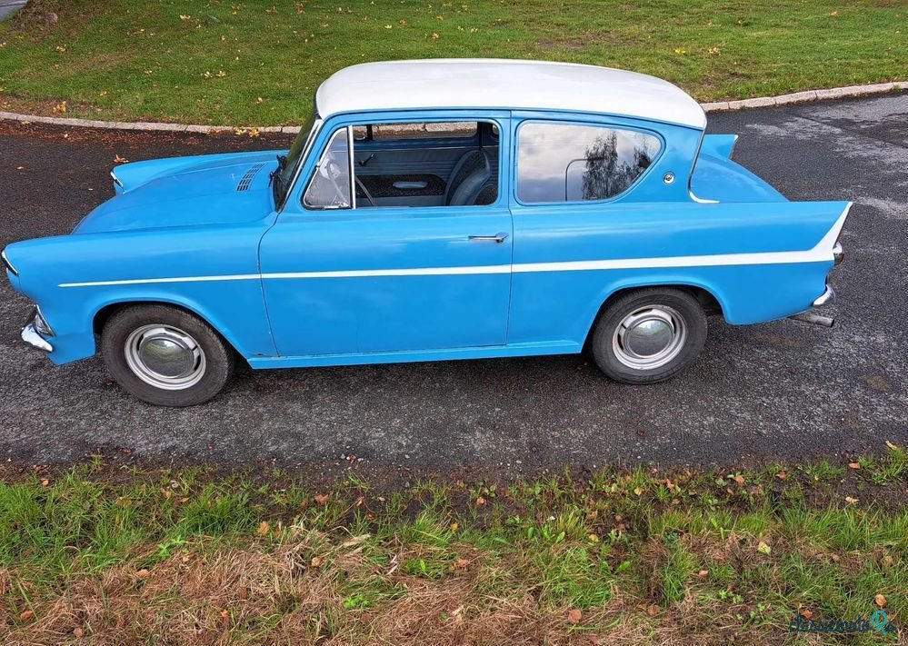 1962' Ford Anglia 106E photo #5