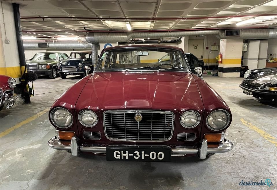 1969' Jaguar XJ photo #2