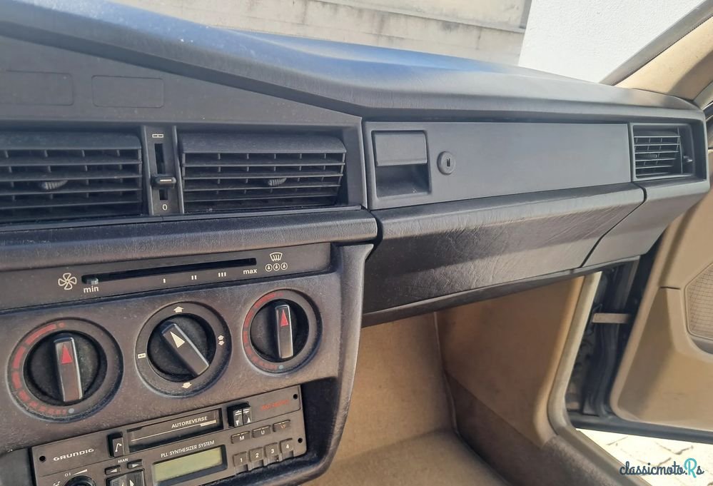 1988' Mercedes-Benz Classe A photo #4