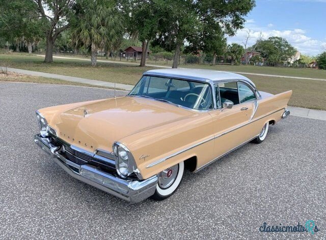 1957' Lincoln Capri photo #2