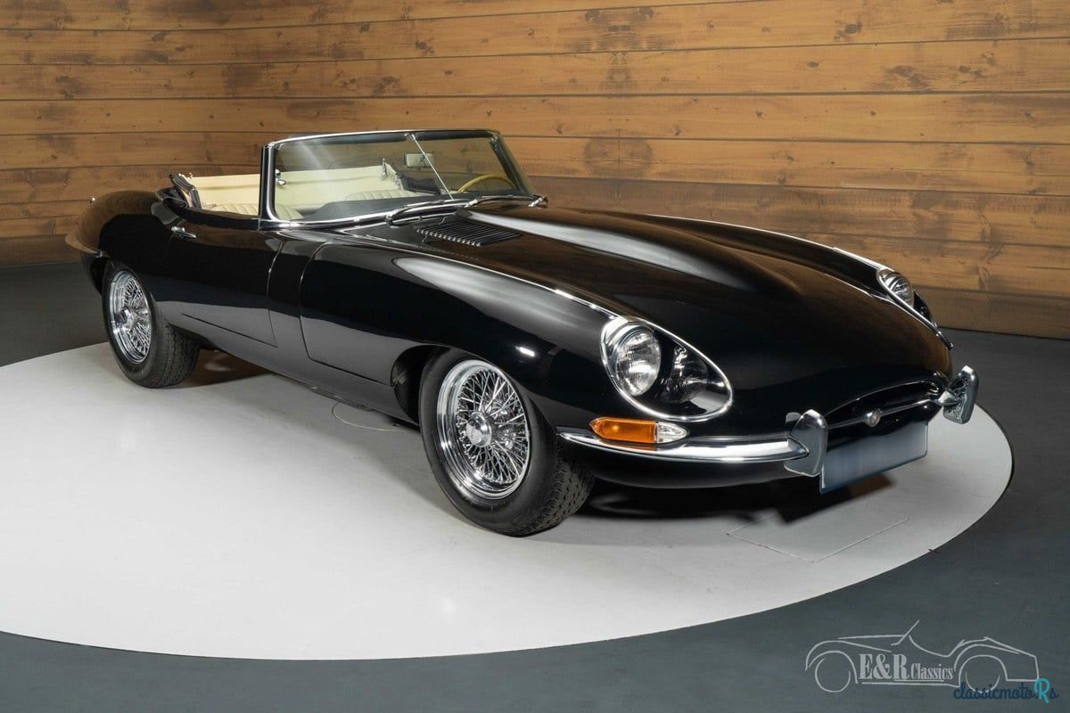 1967' Jaguar E-Type photo #2