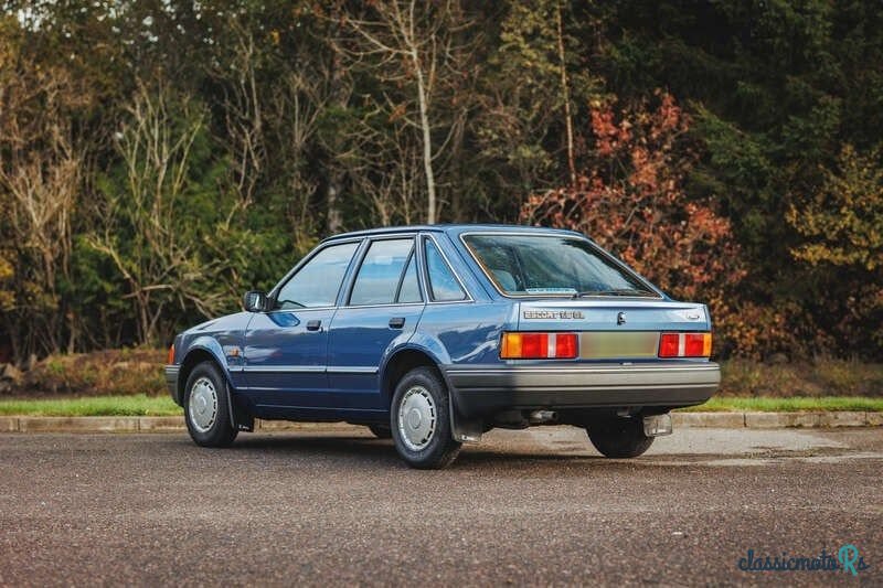 1988' Ford Escort photo #4
