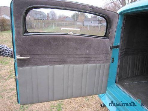 1934' Ford 2 Door Sedan Delivery photo #3