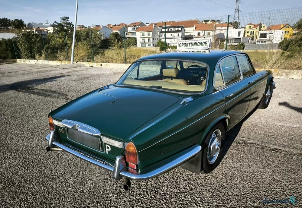 1976' Jaguar XJ photo #3