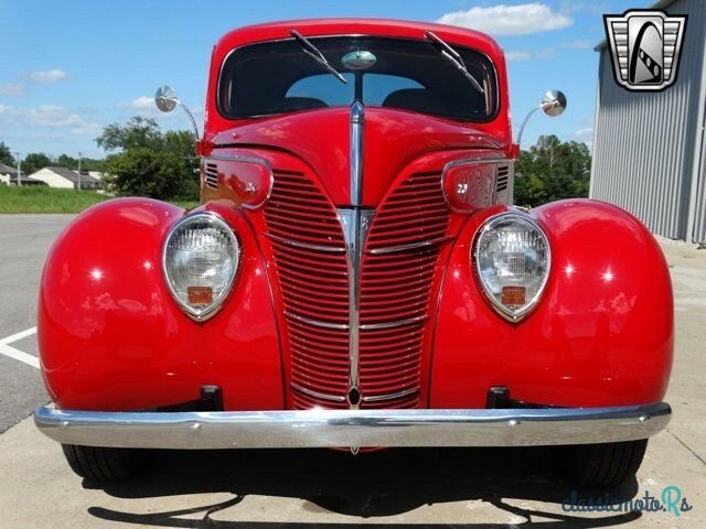 1939' Ford Deluxe photo #2