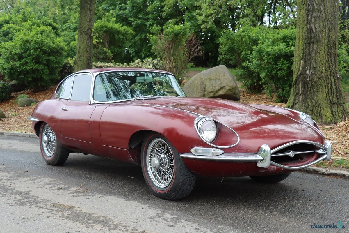 1968' Jaguar XK photo #1