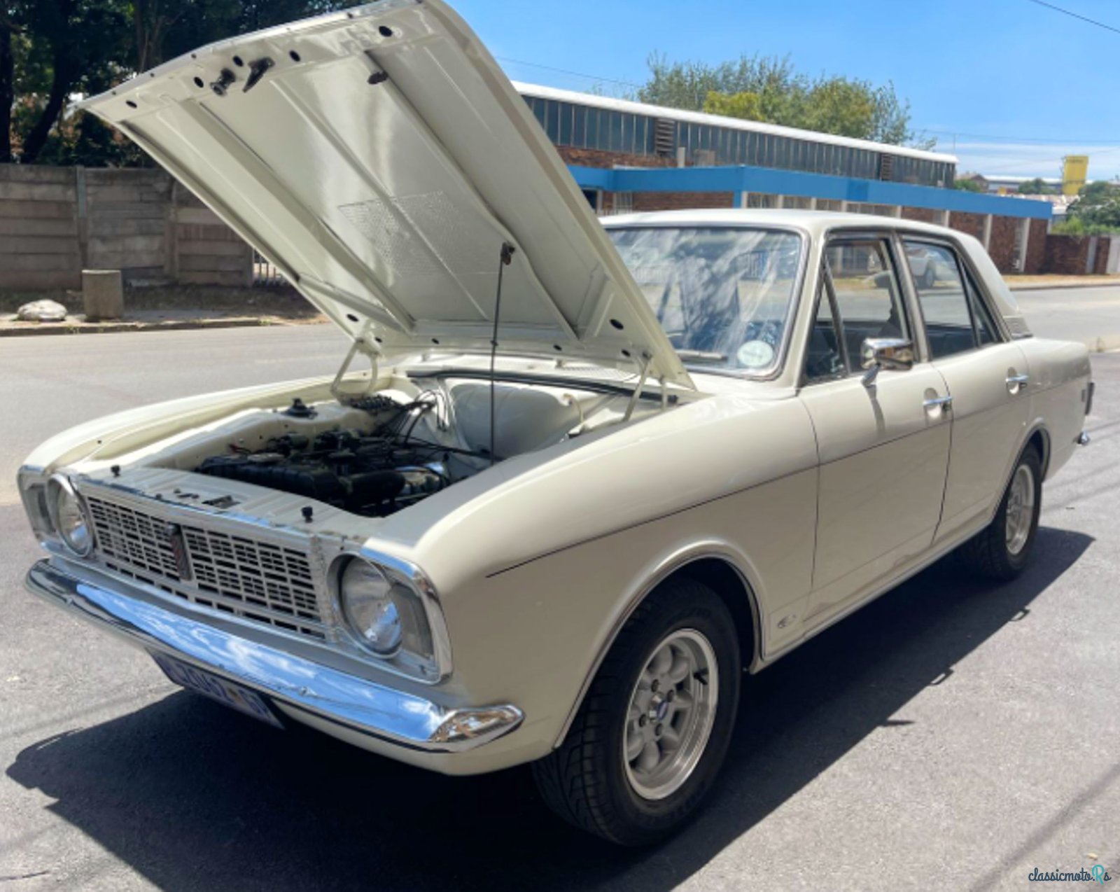 1968' Ford Cortina photo #4