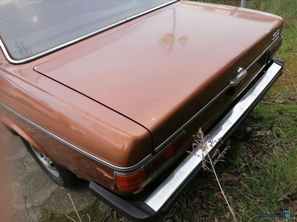 1975' Audi 100 photo #2