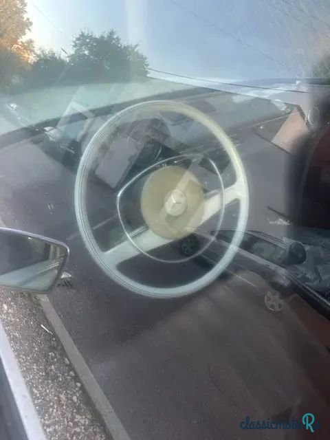 1971' Mercedes-Benz 220 photo #4