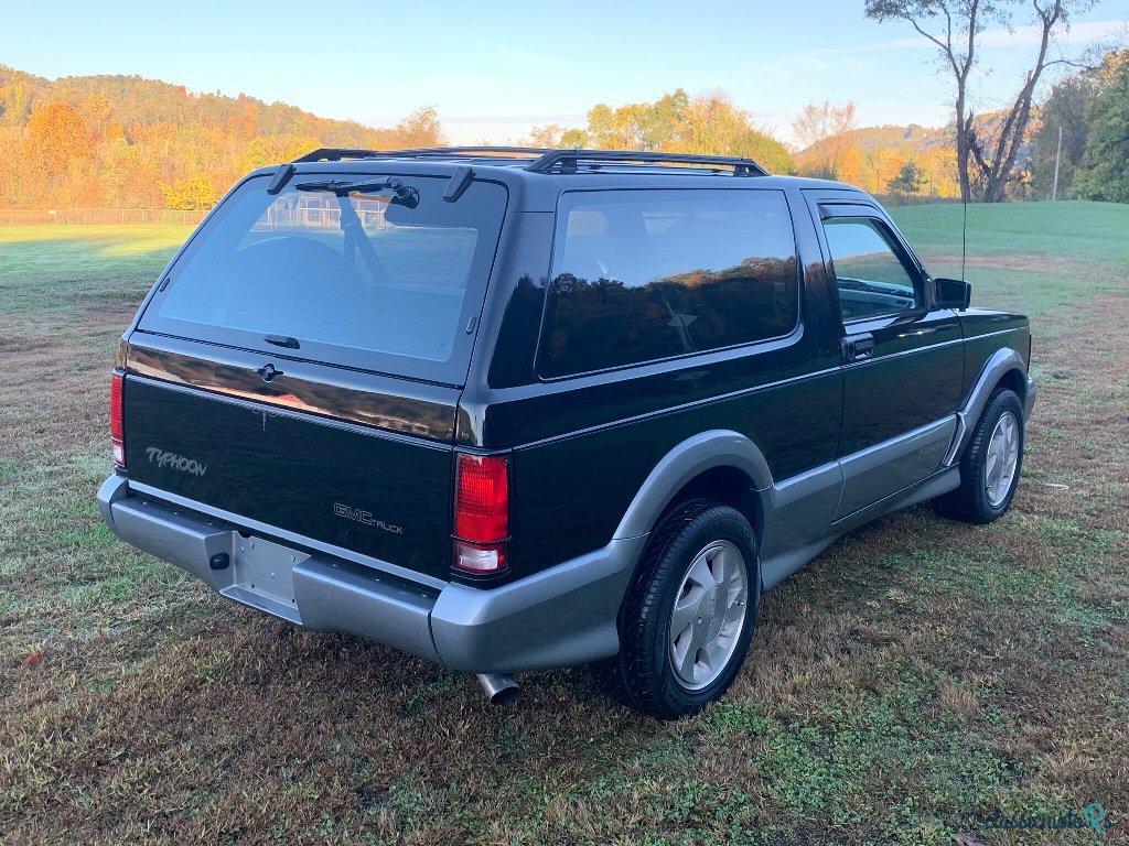 1991' GMC Typhoon photo #2
