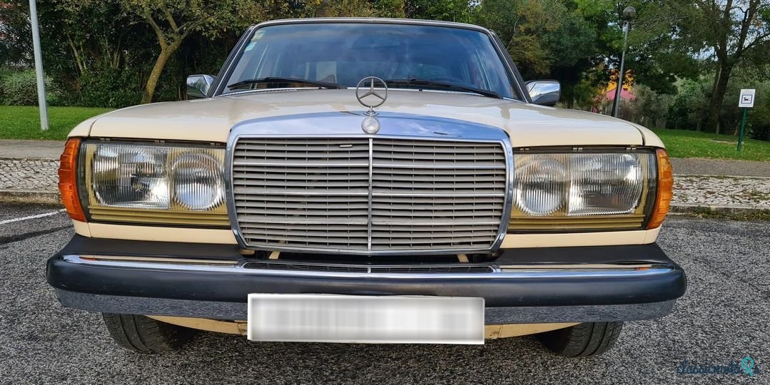 1979' Mercedes-Benz 240 photo #2
