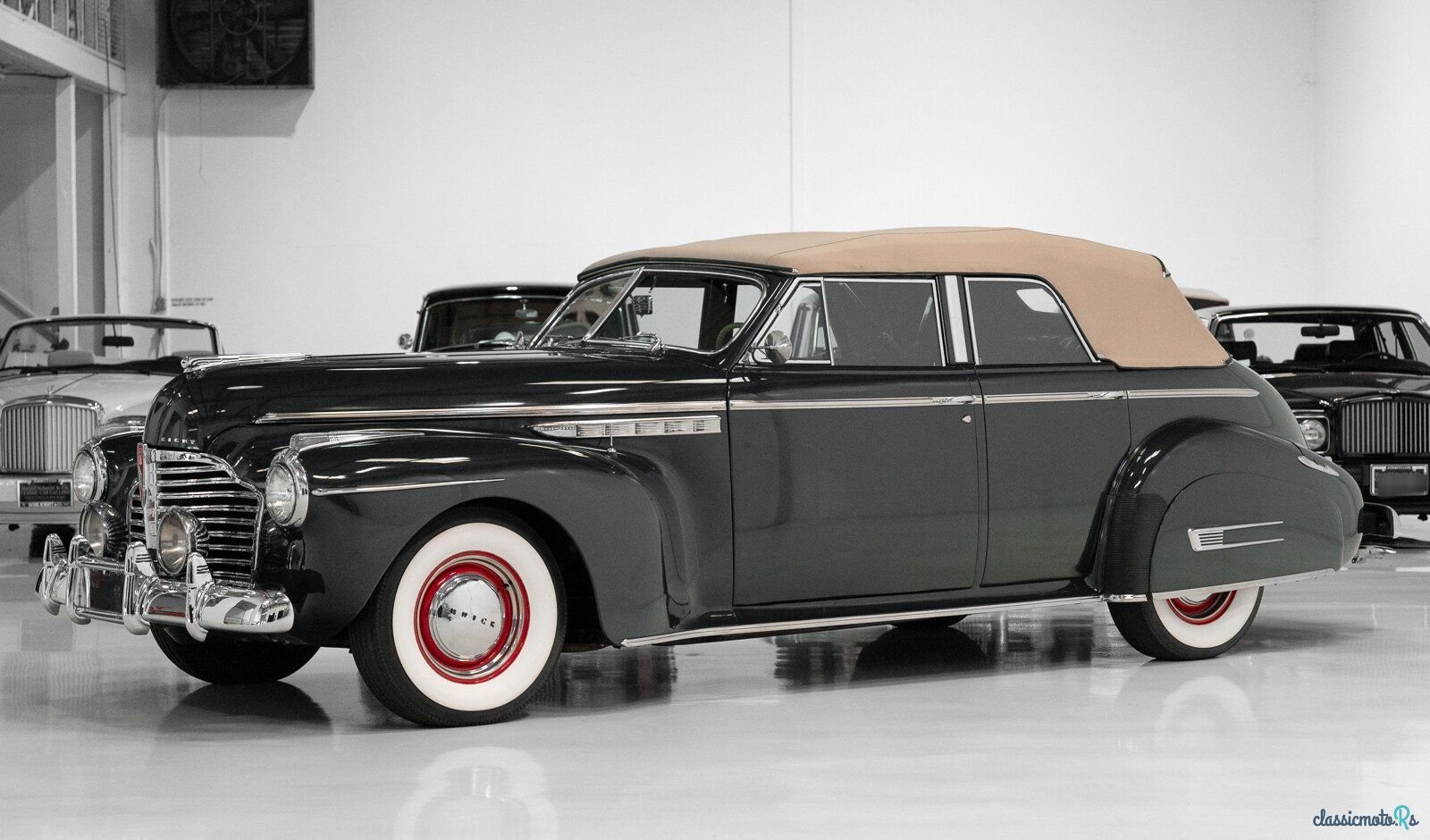 1941' Buick Roadmaster photo #2