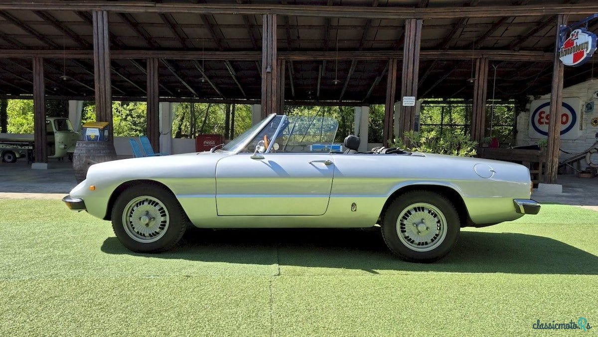 1976' Alfa Romeo Spider (Duetto) photo #3