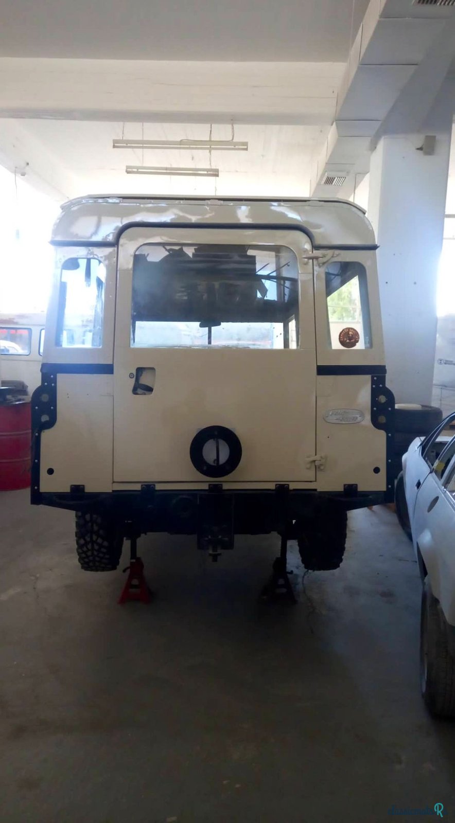 1977' Land Rover Series 3 109 Safari photo #2